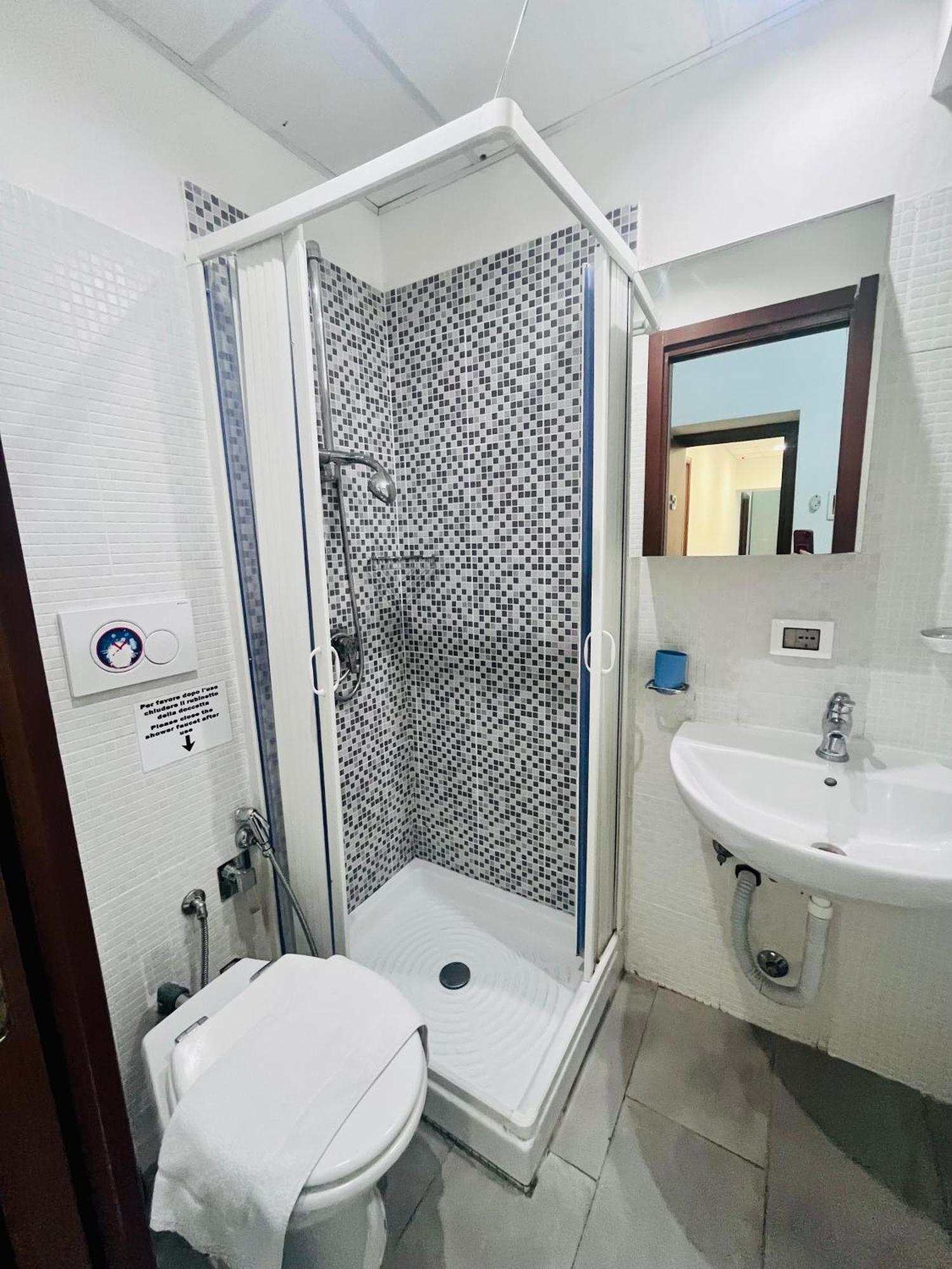 Grandis Rooms โรม ภายนอก รูปภาพ