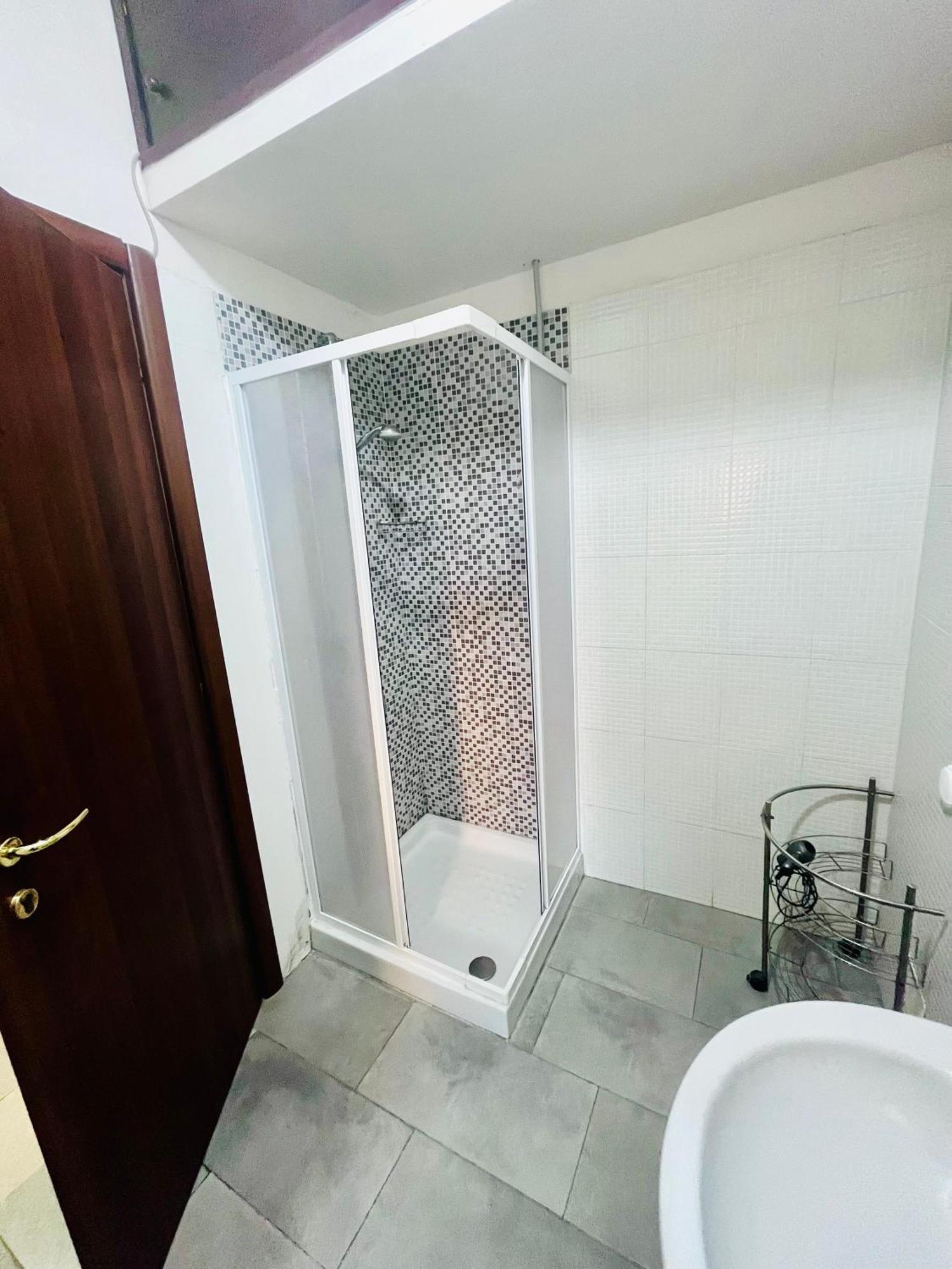 Grandis Rooms โรม ภายนอก รูปภาพ