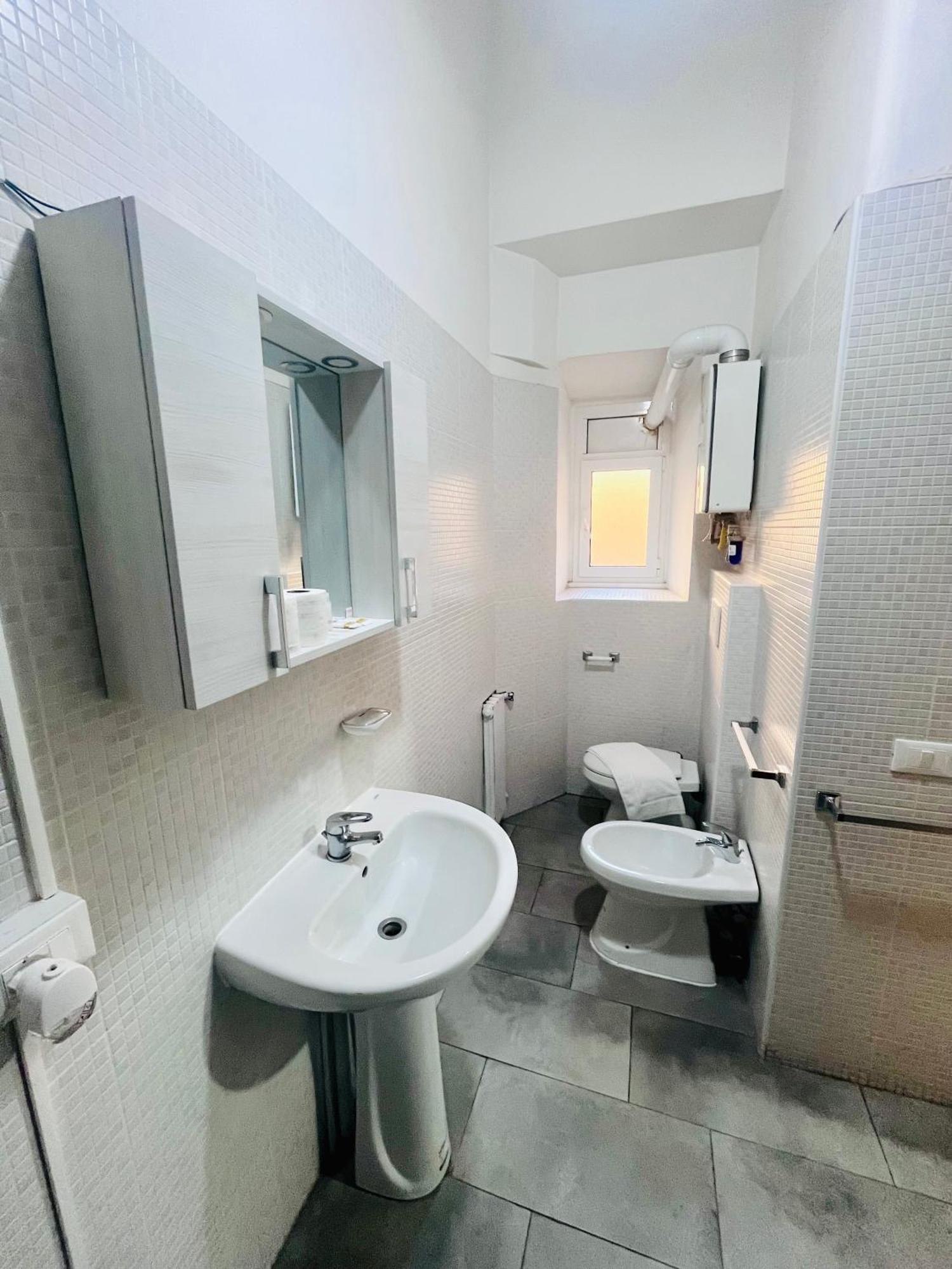 Grandis Rooms โรม ภายนอก รูปภาพ