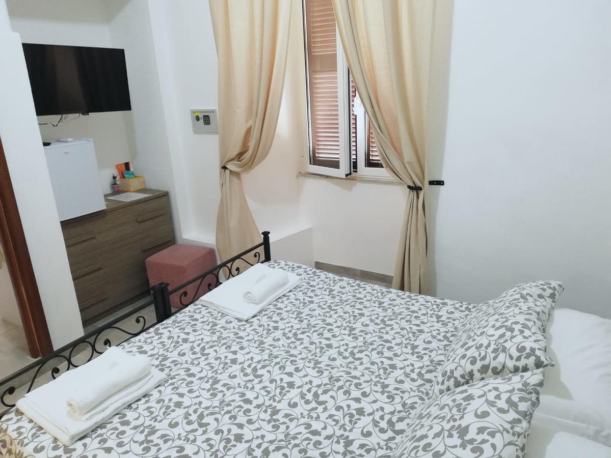 Grandis Rooms โรม ภายนอก รูปภาพ