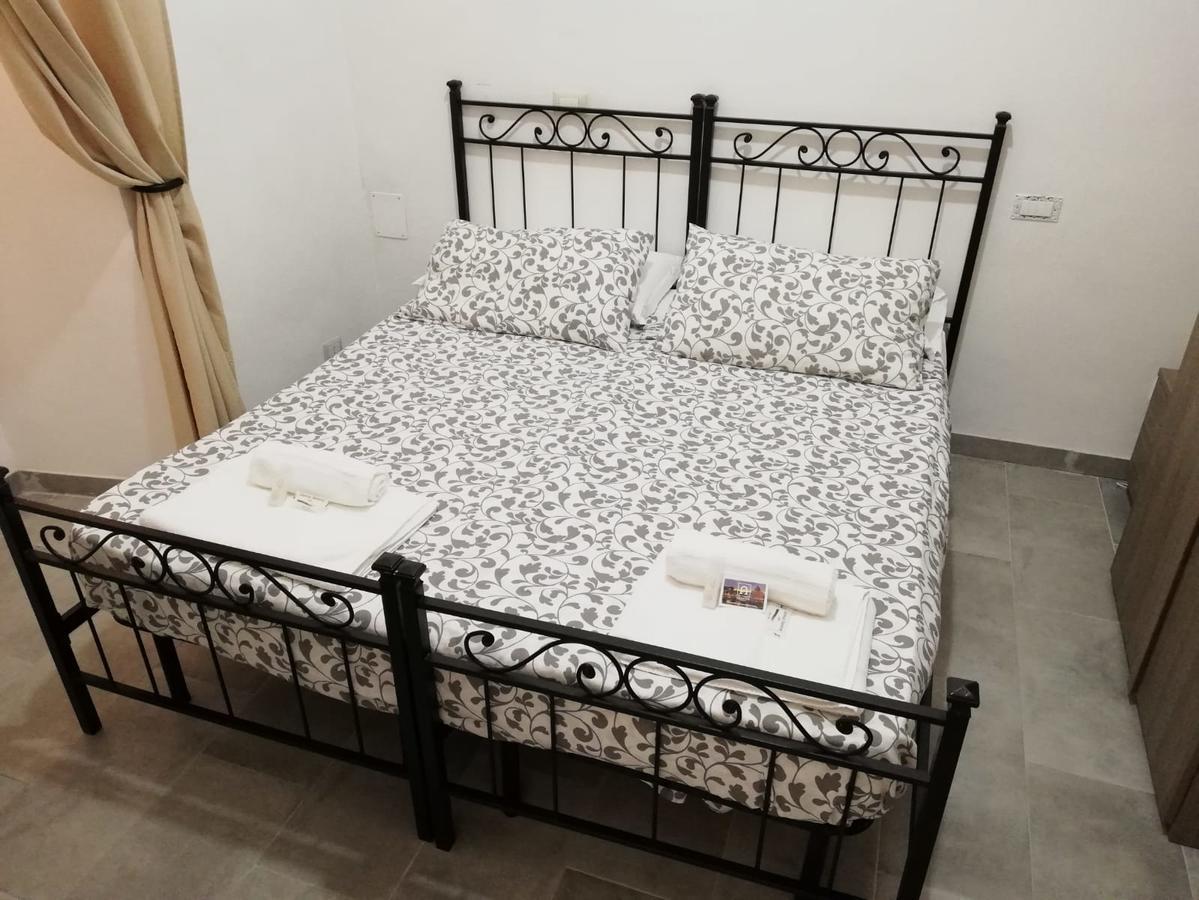 Grandis Rooms โรม ภายนอก รูปภาพ