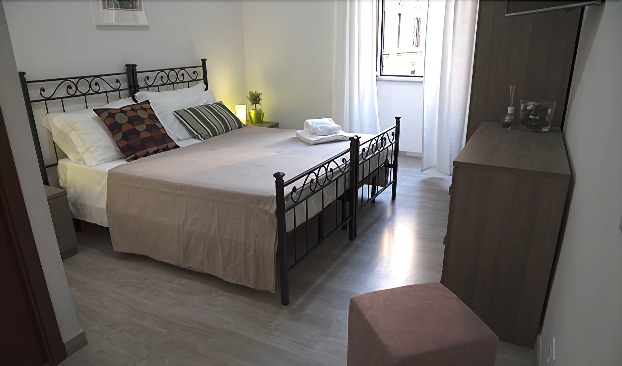 Grandis Rooms โรม ภายนอก รูปภาพ