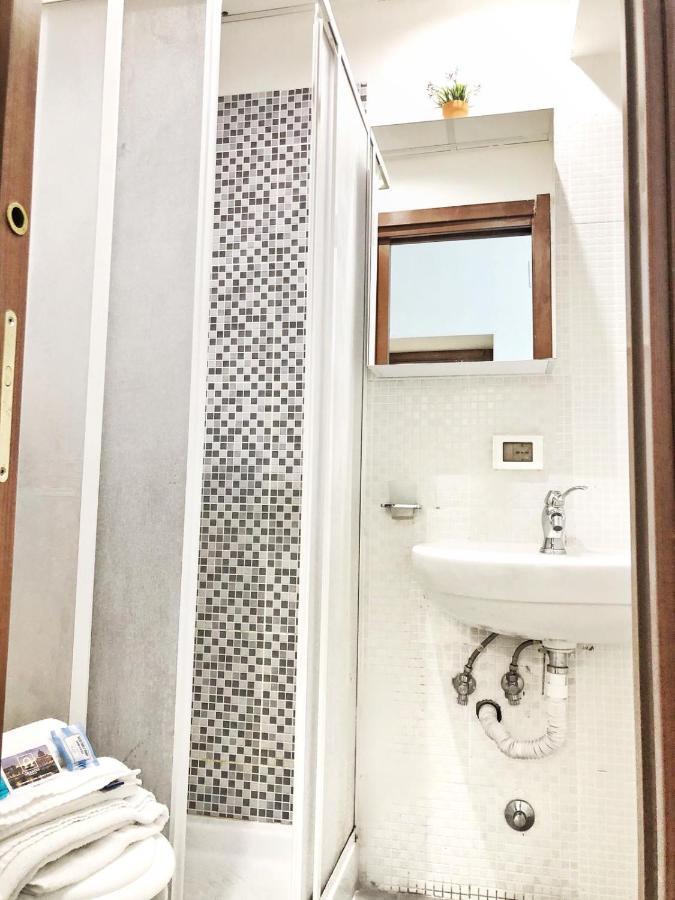 Grandis Rooms โรม ภายนอก รูปภาพ